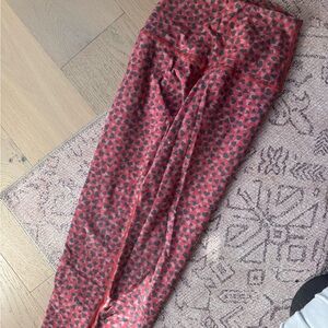 Beyond Yoga Pink and Black Heart Leggings